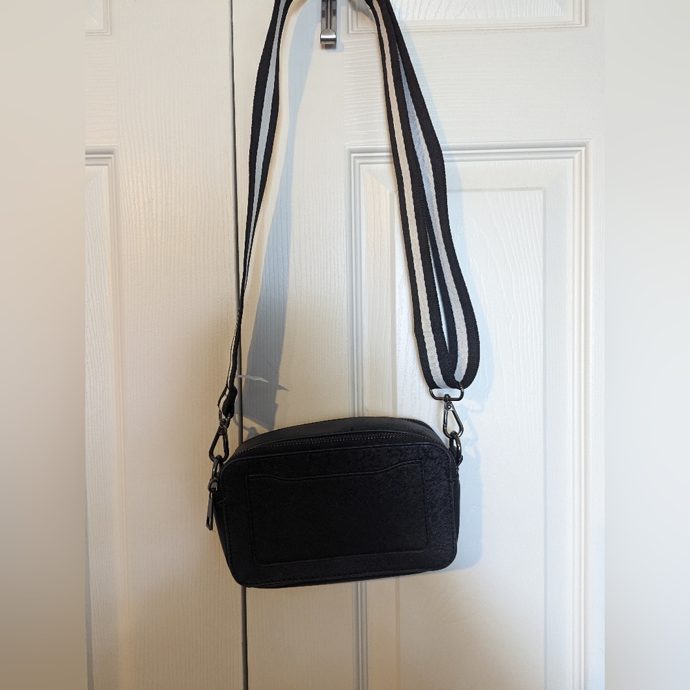 No boundaries crossbody purse